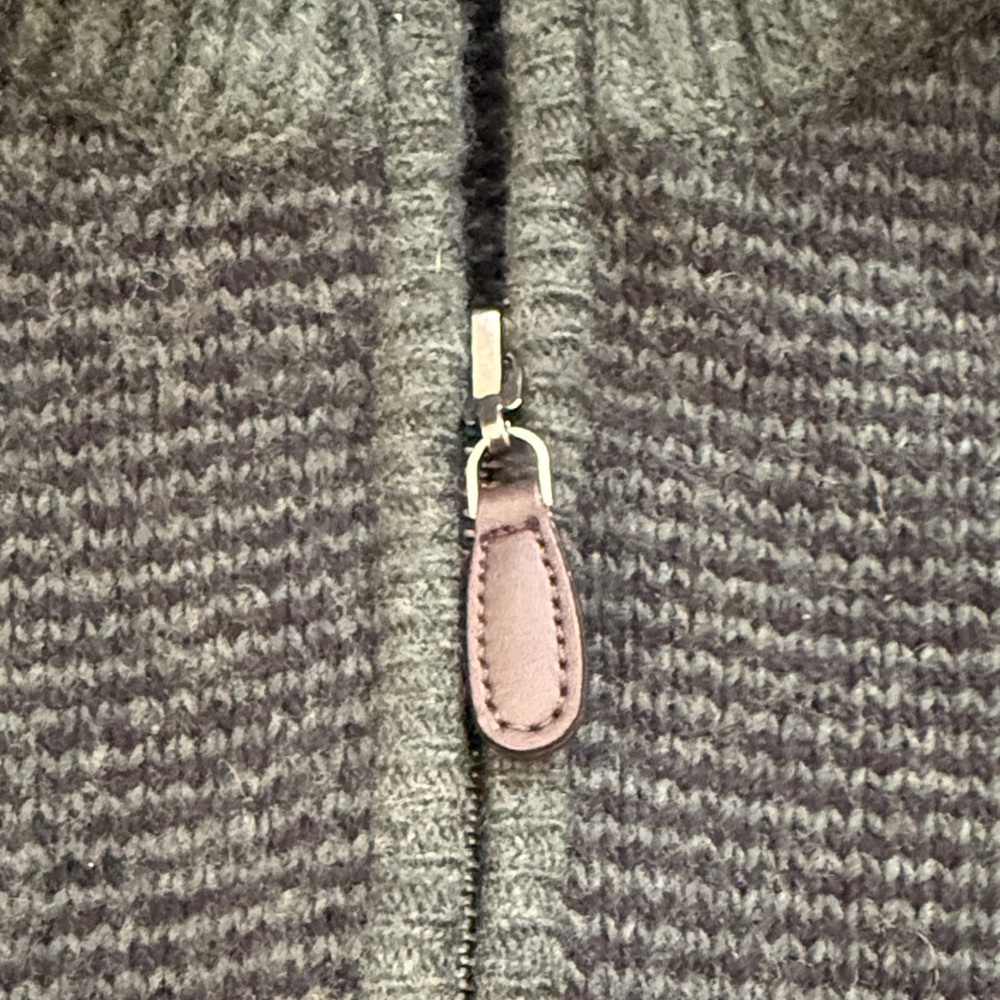 L.L. Bean Men's Dark Navy and Hunter Green Merino Wool Sweater - Picture 8 of 13